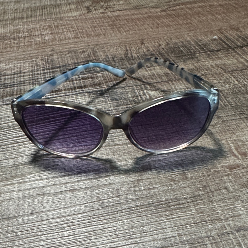 Steve Madden Purple and Gray Sunglasses
